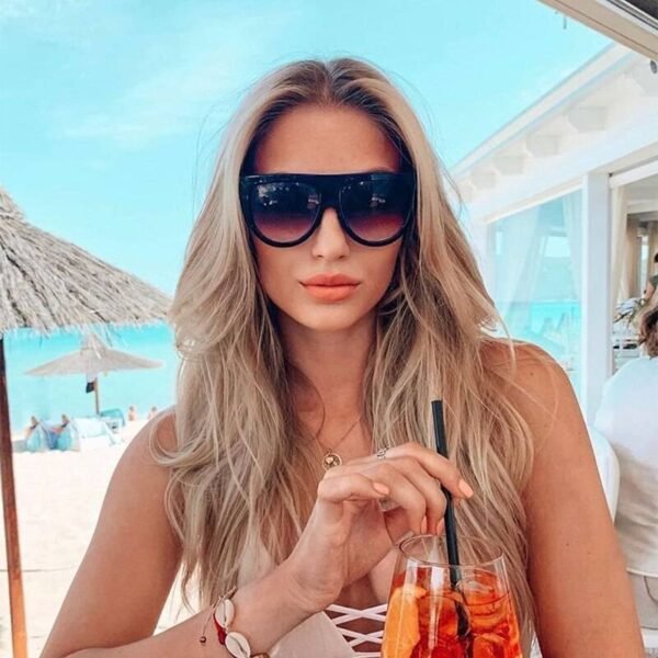 Anteojos de sol de mujer extragrandes 2021 Shield forma Luxy diseño con marco grande remache tonos gafas de sol de mujer UV400 gafas zonnebril las mujeres Gafas de sol MÁS CATEGORÍAS homo.cat https://homo.cat/product/anteojos-de-sol-de-mujer-extragrandes-2021-shield-forma-luxy-diseno-con-marco-grande-remache-tonos-gafas-de-sol-de-mujer-uv400-gafas-zonnebril-las-mujeres/