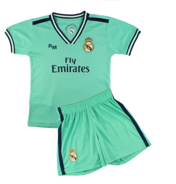 Kit Camiseta y Pantalón Infantil Tercera Equipación – Real Madrid – Réplica Autorizada – Jugadores DEPORTES Equipacion corta de juego fútbol homo.cat https://homo.cat/product/kit-camiseta-y-pantalon-infantil-tercera-equipacion-real-madrid-replica-autorizada-jugadores/