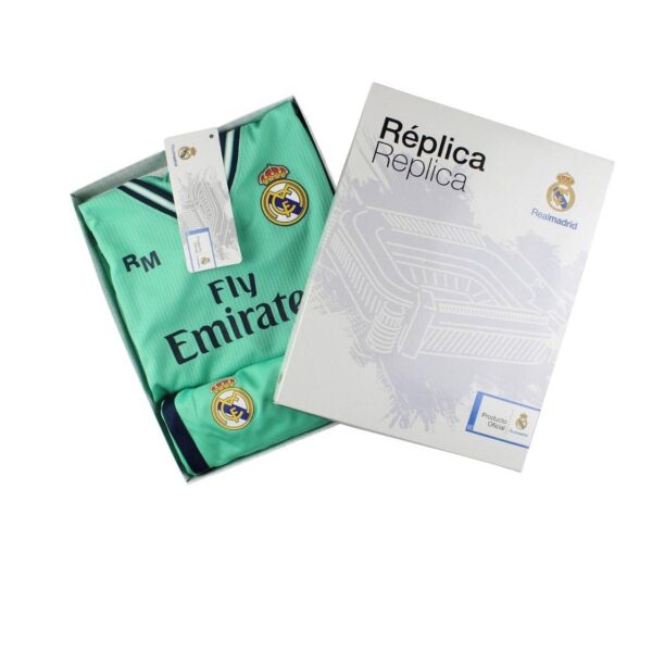 Kit Camiseta y Pantalón Infantil Tercera Equipación – Real Madrid – Réplica Autorizada – Jugadores DEPORTES Equipacion corta de juego fútbol homo.cat https://homo.cat/product/kit-camiseta-y-pantalon-infantil-tercera-equipacion-real-madrid-replica-autorizada-jugadores/