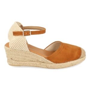 Zapatos, zapatillas,Con diferentes diseños ,productos De fabricación nacional