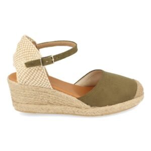 Zapatos, zapatillas,Con diferentes diseños ,productos De fabricación nacional