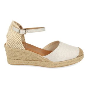 Zapatos, zapatillas,Con diferentes diseños ,productos De fabricación nacional