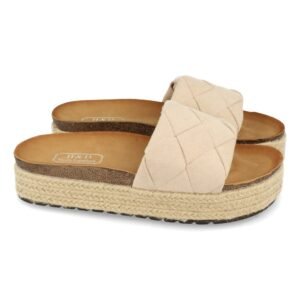 Zapatos, zapatillas,Con diferentes diseños ,productos De fabricación nacional